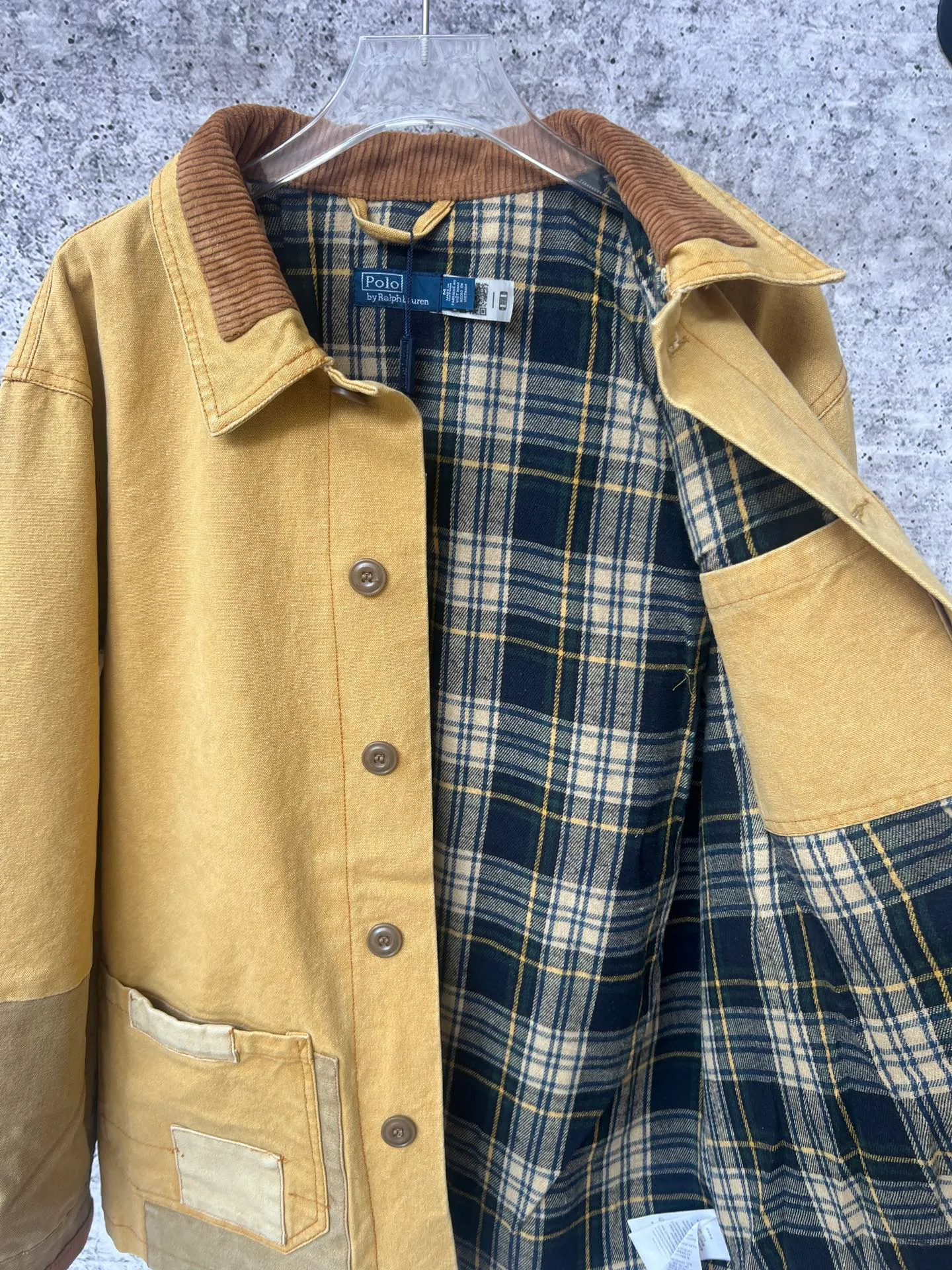 P530 Ralph Lauren Chinese and Cuban style workwear patchwork jacket for men and women. The entire garment is spliced ​​with fabrics in multiple places. The complex craftsmanship details are clear at a glance. The craftsmanship restores the original product. Washing of ready-to-wear garments adds texture. The loose-fitting khaki color is the first choice for autumn matching.